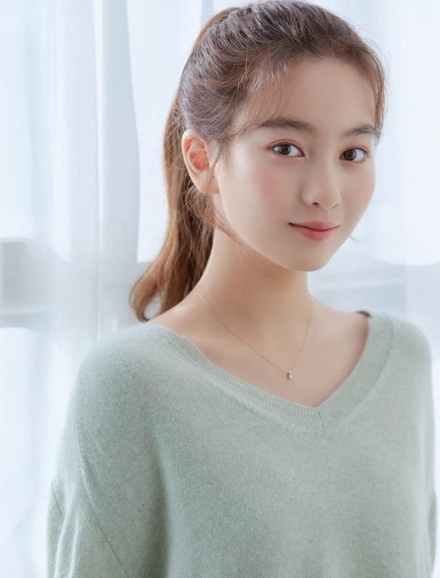 Visual lột xác ở tuổi 18 của sao nhí hot nhất Hàn Quốc-5