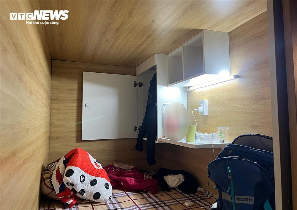 Nghẹt thở sống trong hộp ngủ 2 mét vuông ở TP.HCM-1
