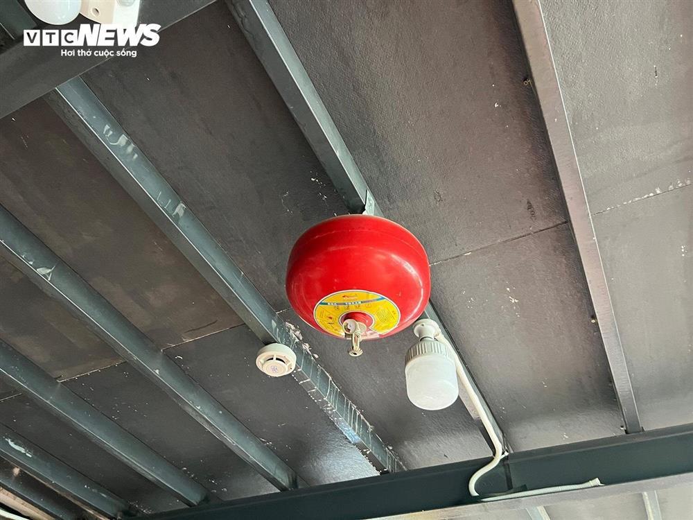 Nghẹt thở sống trong hộp ngủ 2 mét vuông ở TP.HCM-7