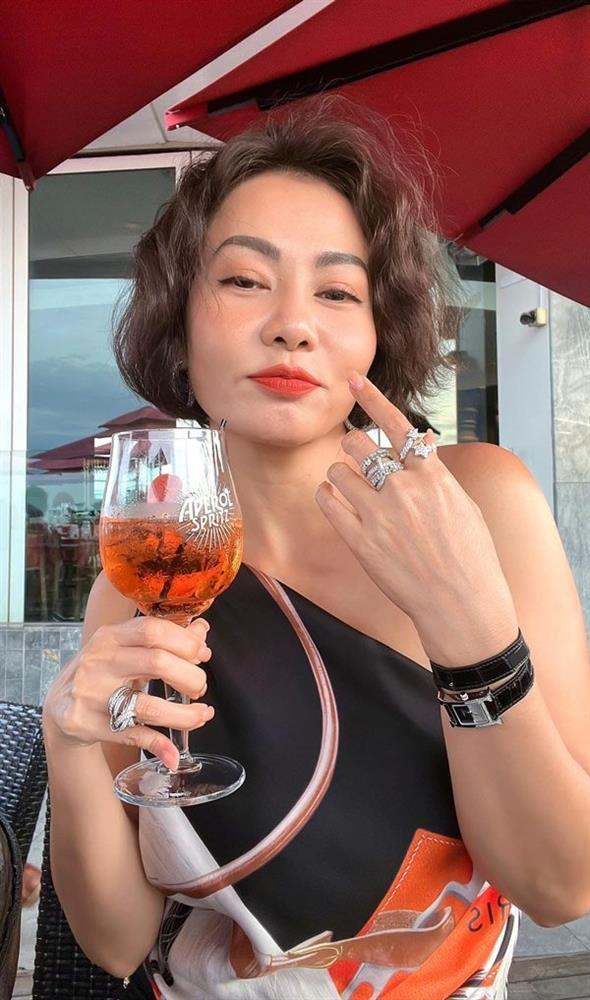 Những nữ hoàng kim cương Vbiz: Lệ Quyên đeo kín tay, Lý Nhã Kỳ lôi kim cương nghiên cứu, Thu Minh được fan xin nhẫn kim cương-4