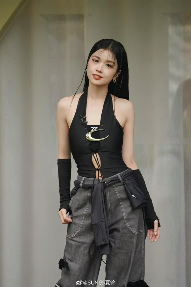 Suni Hạ Linh có tiết mục đạt điểm cao nhất tại cuộc thi Đạp gió của Trung Quốc-13