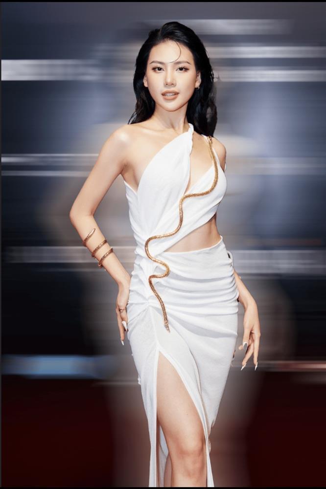 Lê Hoàng Phương gợi cảm sau khi vừa thắng kiện, Anh Thư hở bạo-4