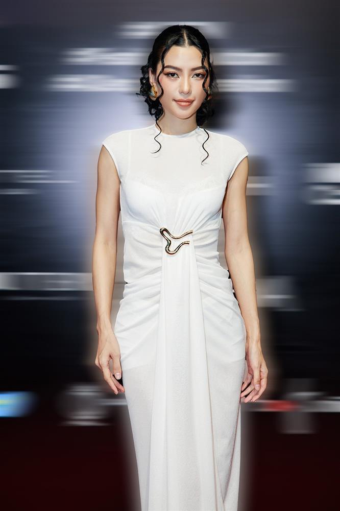 Lê Hoàng Phương gợi cảm sau khi vừa thắng kiện, Anh Thư hở bạo-7