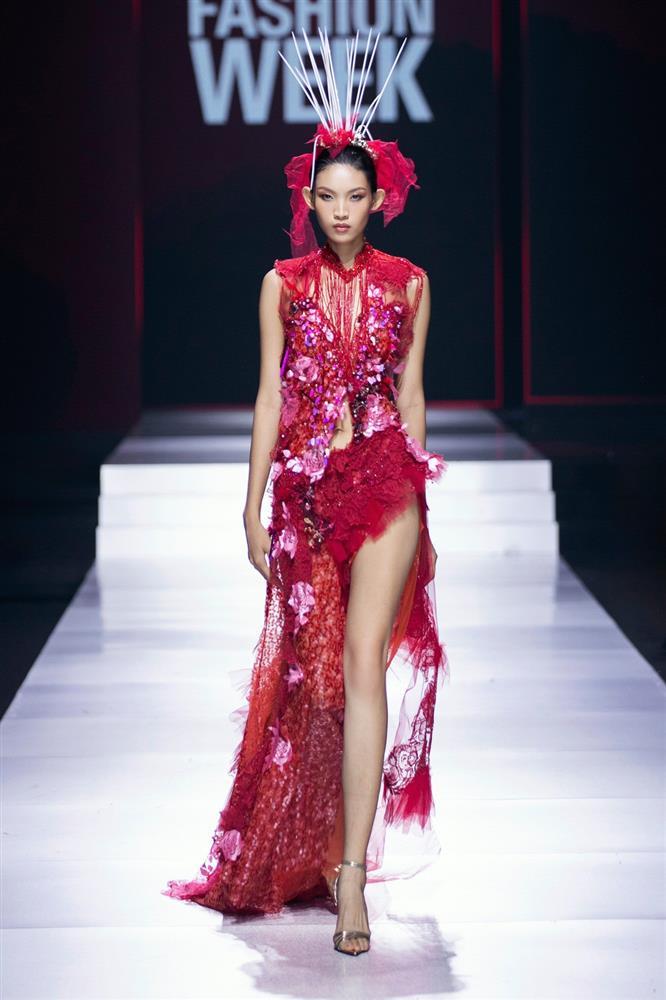 Lê Hoàng Phương gợi cảm sau khi vừa thắng kiện, Anh Thư hở bạo-13