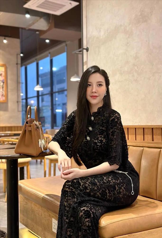 Hotgirl hàng không bỏ nghề lấy chồng, vỡ kế hoạch sinh liền 2 năm 2 con, sắc vóc mẹ bỉm vạn người mê-9