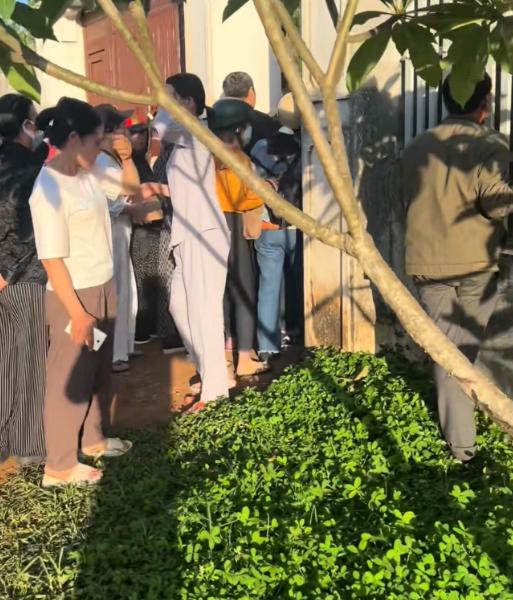 Sư Thích Minh Tuệ lặng lẽ đi nơi khác: Hàng trăm người vẫn tìm vào tận chòi, cố chấp để lại nước uống đồ ăn-3