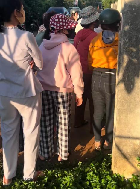 Sư Thích Minh Tuệ lặng lẽ đi nơi khác: Hàng trăm người vẫn tìm vào tận chòi, cố chấp để lại nước uống đồ ăn-4