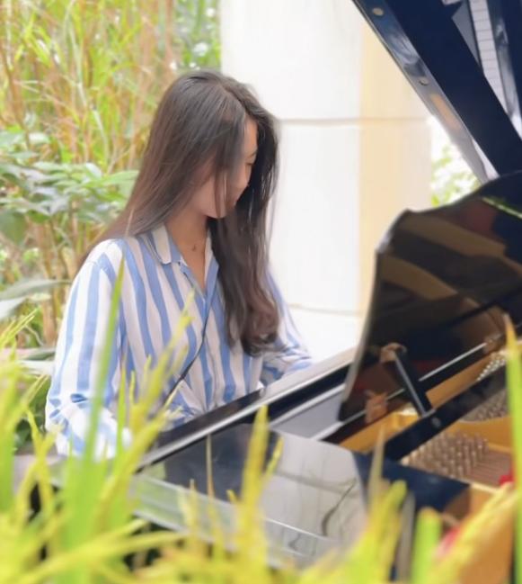 Con gái Mạnh Trường ngày càng xinh đẹp, nhiều người xuýt xoa khen tài sắc vẹn toàn sau clip 1 phút-1