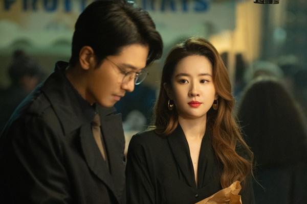 Câu Chuyện Hoa Hồng: Chọn nhầm phim rồi Lưu Diệc Phi ơi!-8