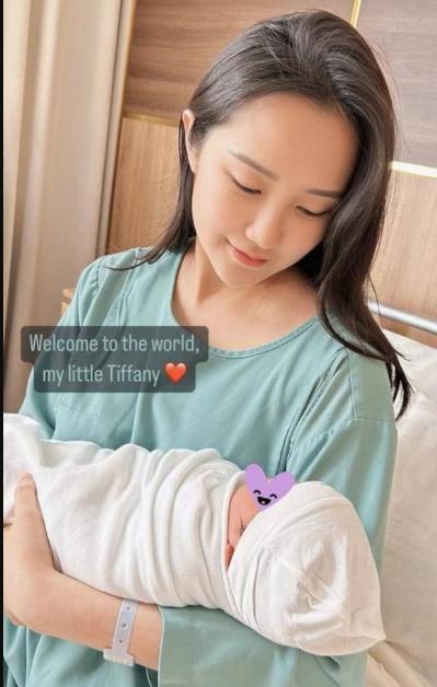 Sao Việt nhà giàu nuôi con: Phương Oanh khử trùng 3 bước khi vào phòng, Đàm Thu Trang xây hẳn rạp chiếu phim cho con-4