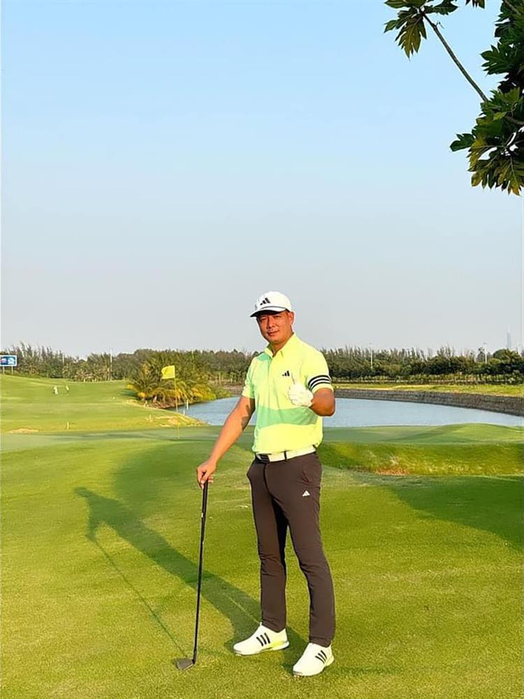 Nam MC điển trai rút khỏi showbiz sống lặng lẽ bên vợ doanh nhân hơn tuổi giờ ra sao?-8