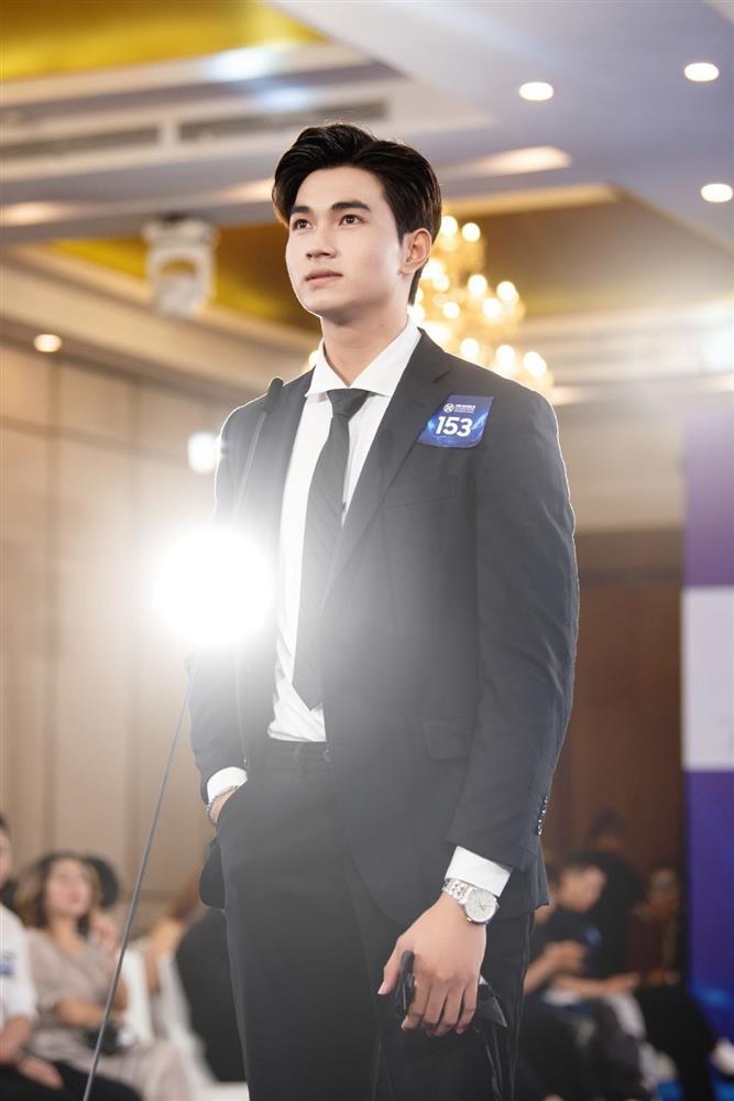 Quá đẹp trai, nam sinh 20 tuổi cao 1,89m được ví là chàng rể quốc dân-3