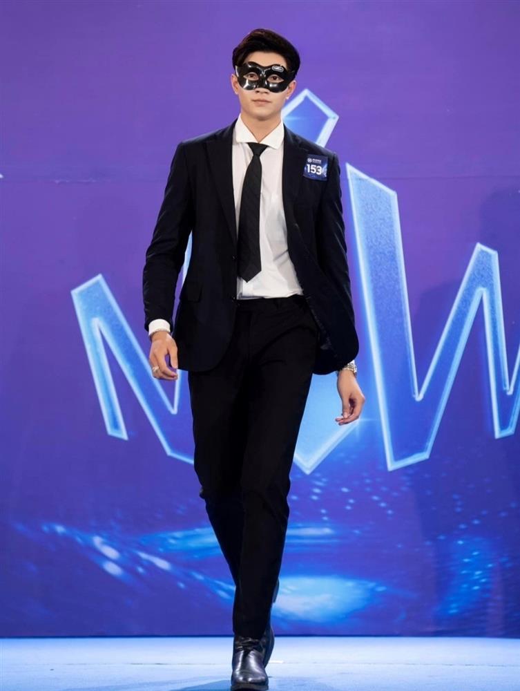 Quá đẹp trai, nam sinh 20 tuổi cao 1,89m được ví là chàng rể quốc dân-4