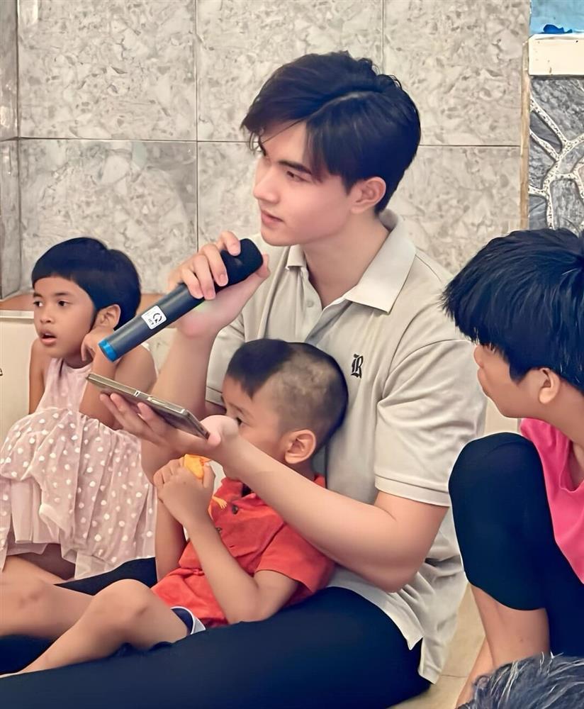 Quá đẹp trai, nam sinh 20 tuổi cao 1,89m được ví là chàng rể quốc dân-11