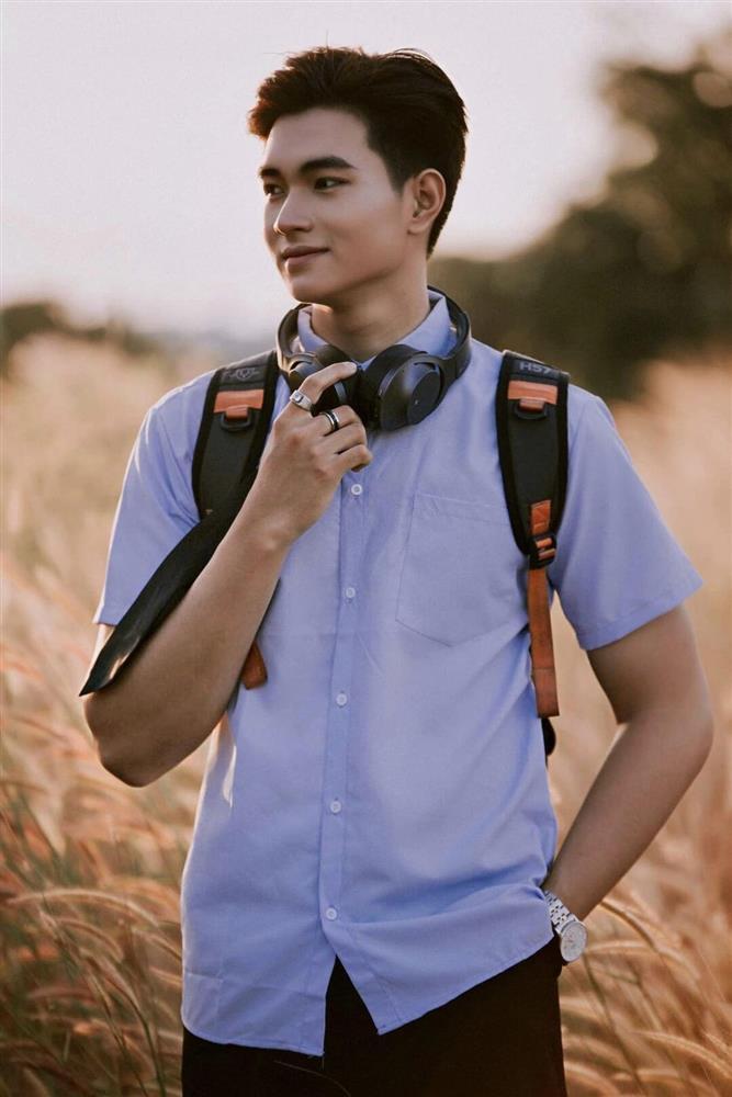 Quá đẹp trai, nam sinh 20 tuổi cao 1,89m được ví là chàng rể quốc dân-14