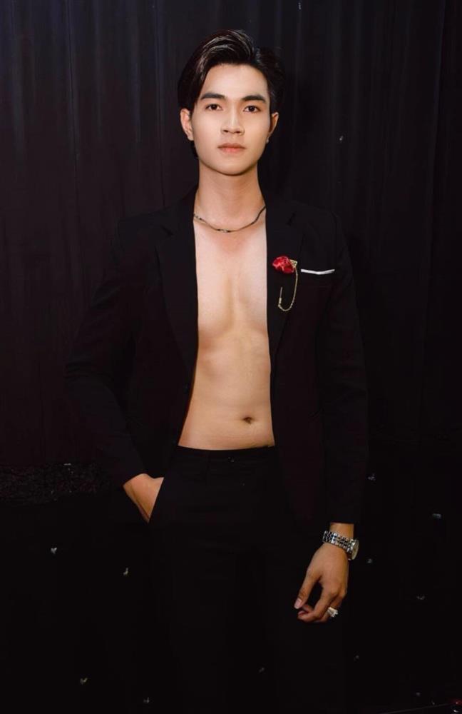 Quá đẹp trai, nam sinh 20 tuổi cao 1,89m được ví là chàng rể quốc dân-15