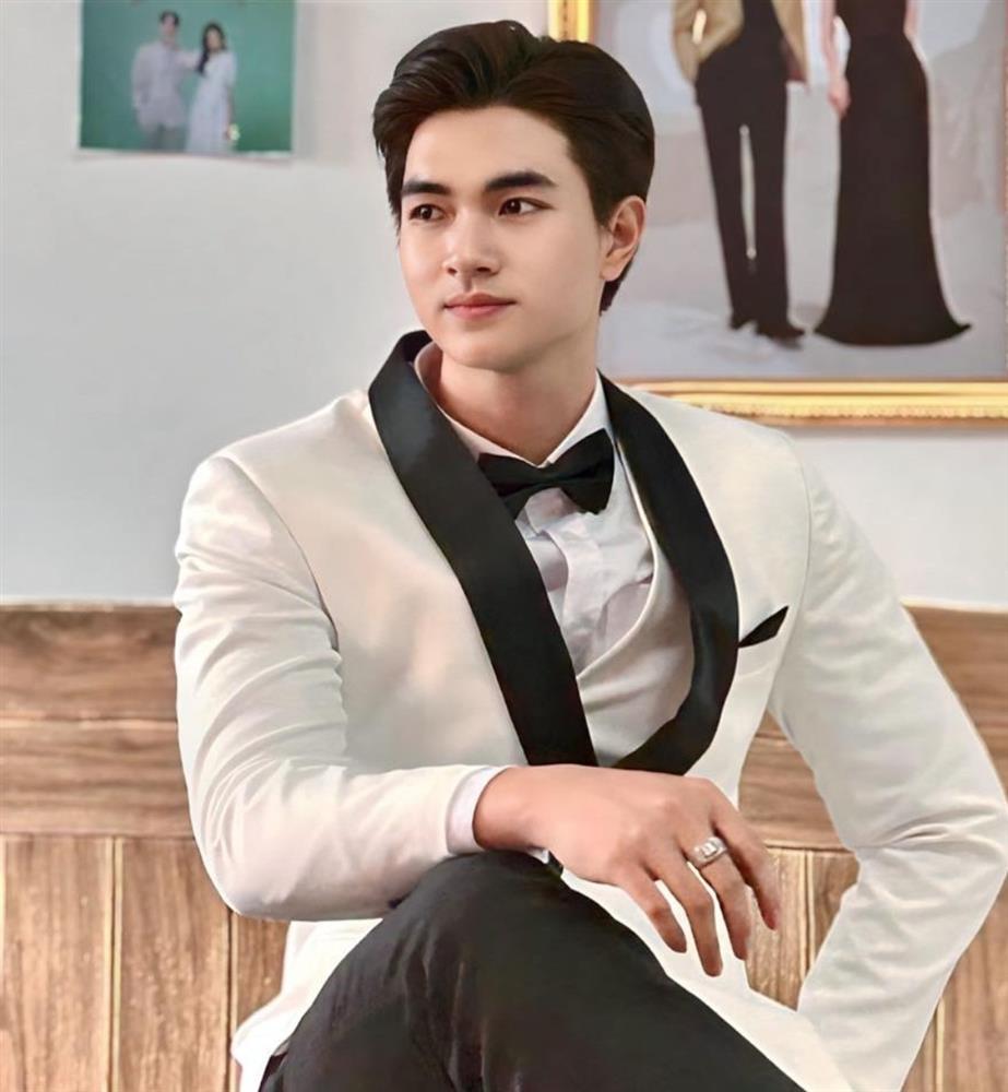 Quá đẹp trai, nam sinh 20 tuổi cao 1,89m được ví là chàng rể quốc dân-19