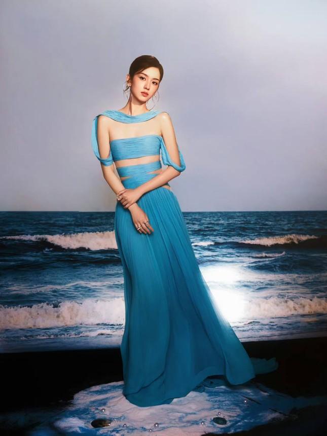 Châu Dã - sao nữ diện váy Công Trí - đang nhận chỉ trích dữ dội-5