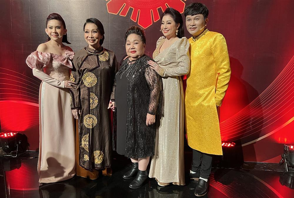 Nữ nghệ sĩ cải lương bị ép lấy chồng hơn 32 tuổi, U80 là ngôi sao phim ngàn tỷ-8