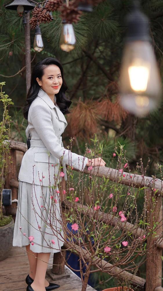 Nhan sắc tuổi 32 của BTV thời sự Bích Ngọc-5