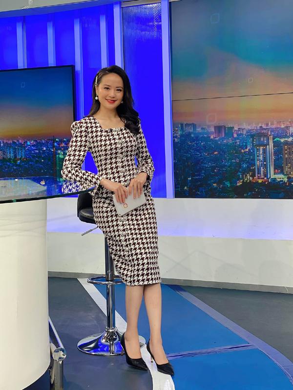 Nhan sắc tuổi 32 của BTV thời sự Bích Ngọc-6