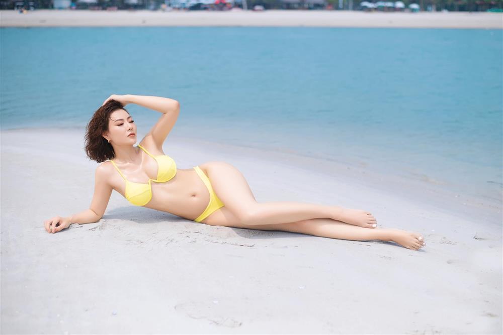 Xả vai vợ Tuấn Tú, Thanh Hương diện bikini nóng bỏng, tạo dáng như người mẫu-3