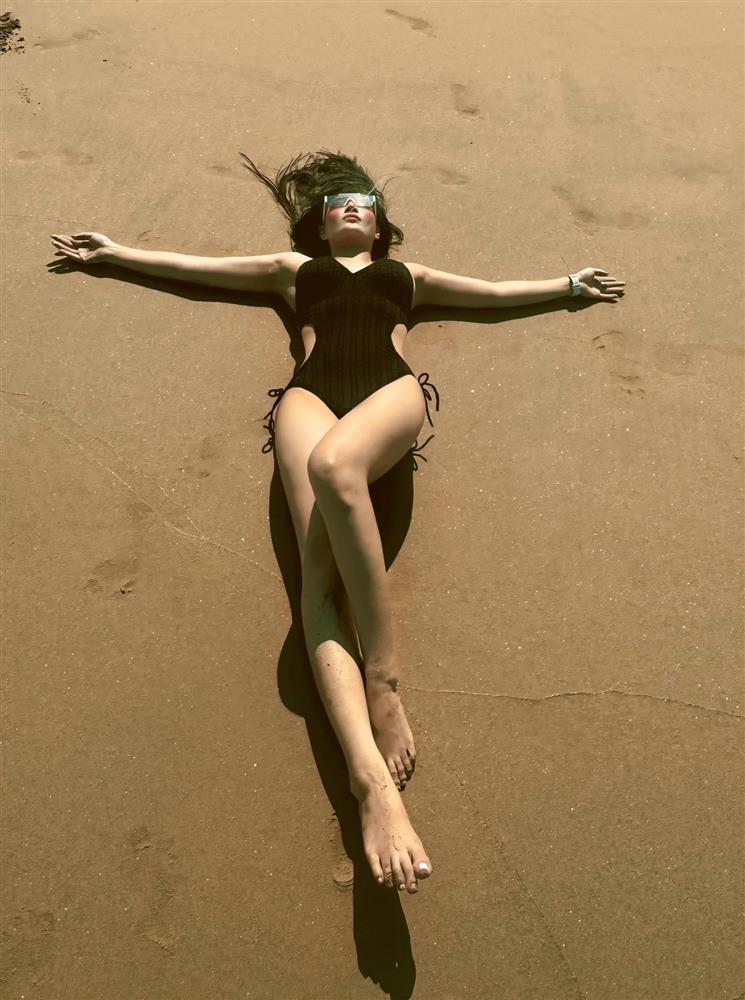 Xả vai vợ Tuấn Tú, Thanh Hương diện bikini nóng bỏng, tạo dáng như người mẫu-6