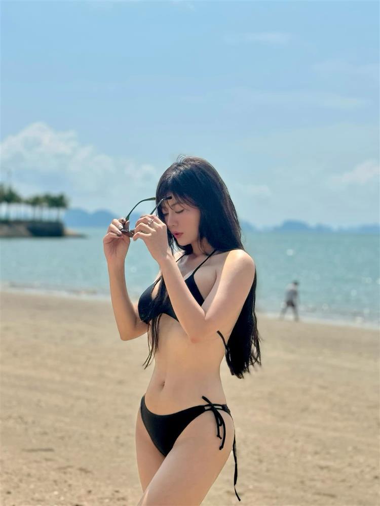 Xả vai vợ Tuấn Tú, Thanh Hương diện bikini nóng bỏng, tạo dáng như người mẫu-8