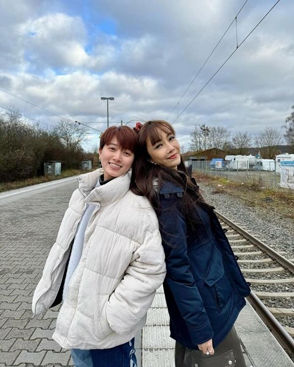 Nữ diễn viên 15 tuổi hot nhờ vai Chúc Anh Đài thảm hoạ, 28 tuổi cưới đồng tính lại bị mẹ ruột U60 mặc bikini cướp spotlight-13