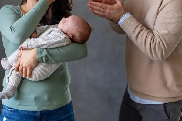 Bị cắm sừng và đòi ly hôn, chồng đánh vợ liên tục để trút giận, gây án mạng-2