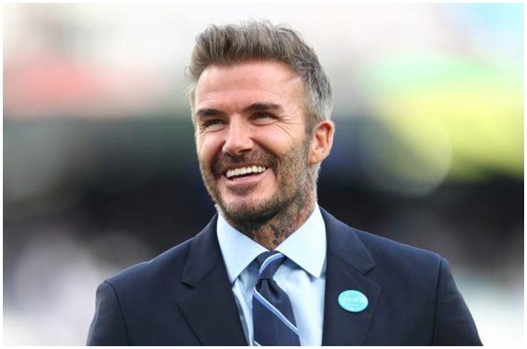 David Beckham tuổi 49: Thoải mái cởi áo khoe body cũng dễ dàng hốt bạc-1