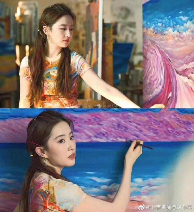 Lưu Diệc Phi U40 trẻ xinh mơn mởn để vào vai sinh viên nhờ 2 loại nước, 1 trong số đó dùng để rửa mặt-1