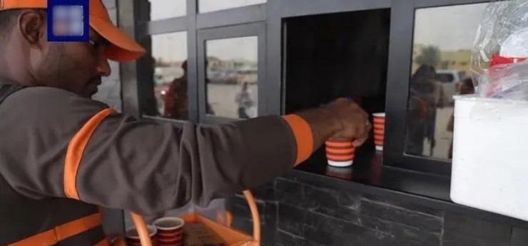 Trà sữa ở Dubai rẻ như cho, chỉ 6.000 đồng/ly, một ngày bán 3.000 suất-2