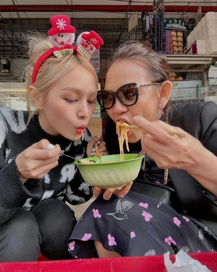 Xoài Non và mẹ Xemesis từng thân thiết ra sao?-3