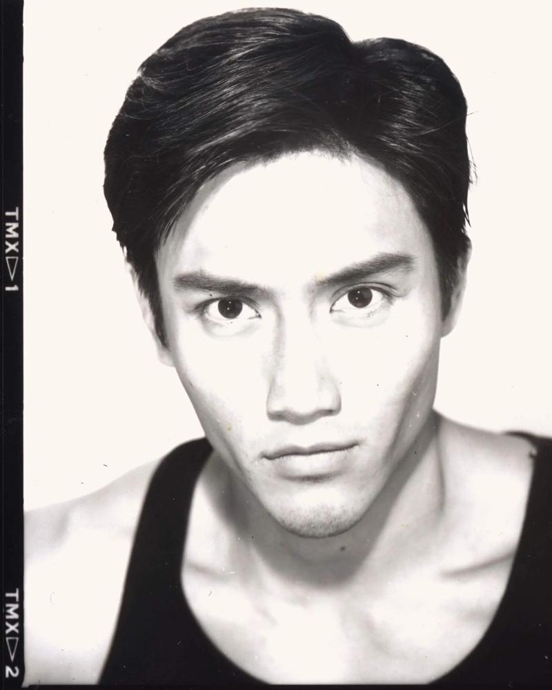 Nhiếp ảnh gia điển trai ở tuổi 58 chỉ ra bí quyết để lão hóa ngược khi về già-1