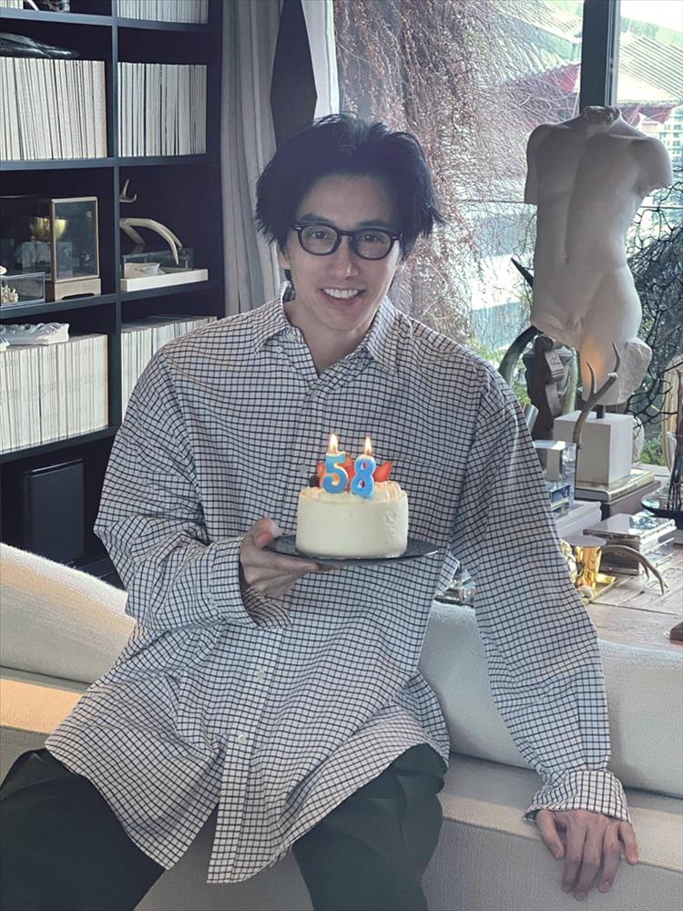 Nhiếp ảnh gia điển trai ở tuổi 58 chỉ ra bí quyết để lão hóa ngược khi về già-2