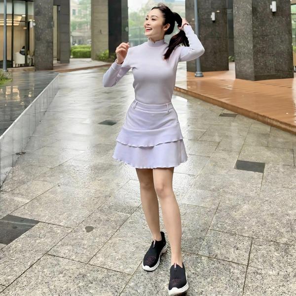 Nhan sắc đời thực xinh đẹp của MC Thùy Linh-1