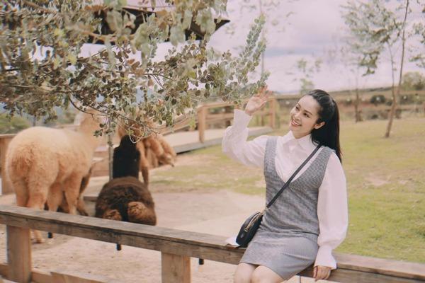 Nhan sắc đời thực xinh đẹp của MC Thùy Linh-2