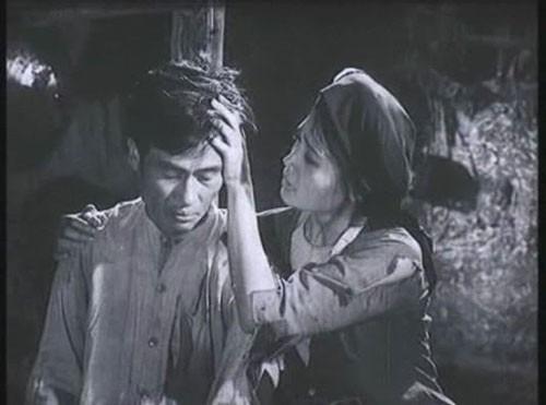 NSƯT Anh Thái phim Chị Dậu, Chạy án qua đời-2