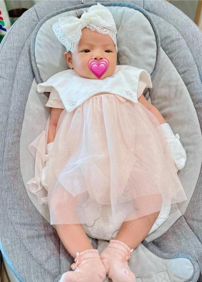 Sao nữ Vbiz tổ chức tiệc đầy tháng cho con gái, hé lộ thêm chi tiết đặc biệt về nhóc tỳ-1