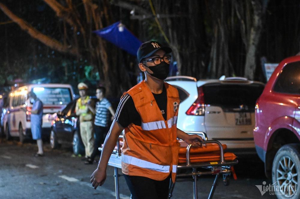 Hiện trường vụ cháy khiến 4 người tử vong tại Định Công Hạ-8