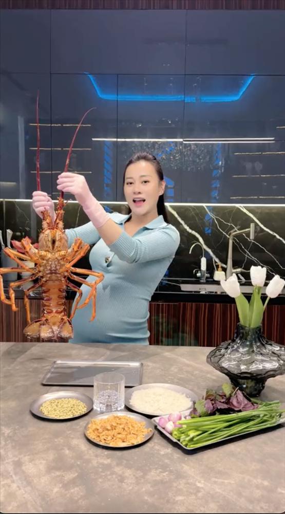 Phương Oanh và Shark Bình công khai cận khuôn mặt 2 nhóc tỳ hào môn, vóc dáng mẹ bỉm gây chú ý-5