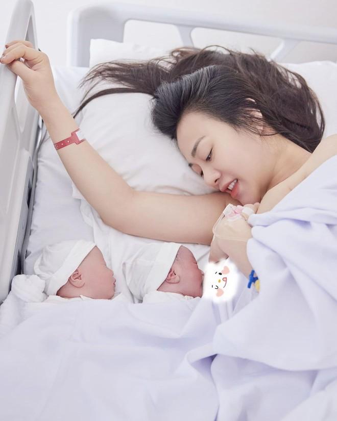 Phương Oanh và Shark Bình công khai cận khuôn mặt 2 nhóc tỳ hào môn, vóc dáng mẹ bỉm gây chú ý-7