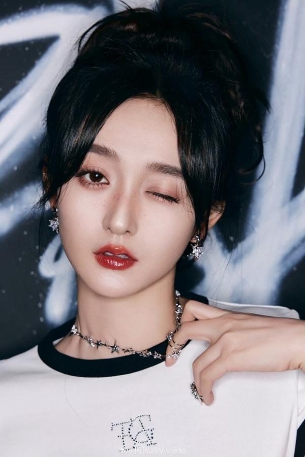 Thánh hack tuổi đỉnh nhất hiện tại: U40 vẫn như thiếu nữ, đóng con gái của bạn diễn kém 7 tuổi mới sốc-4