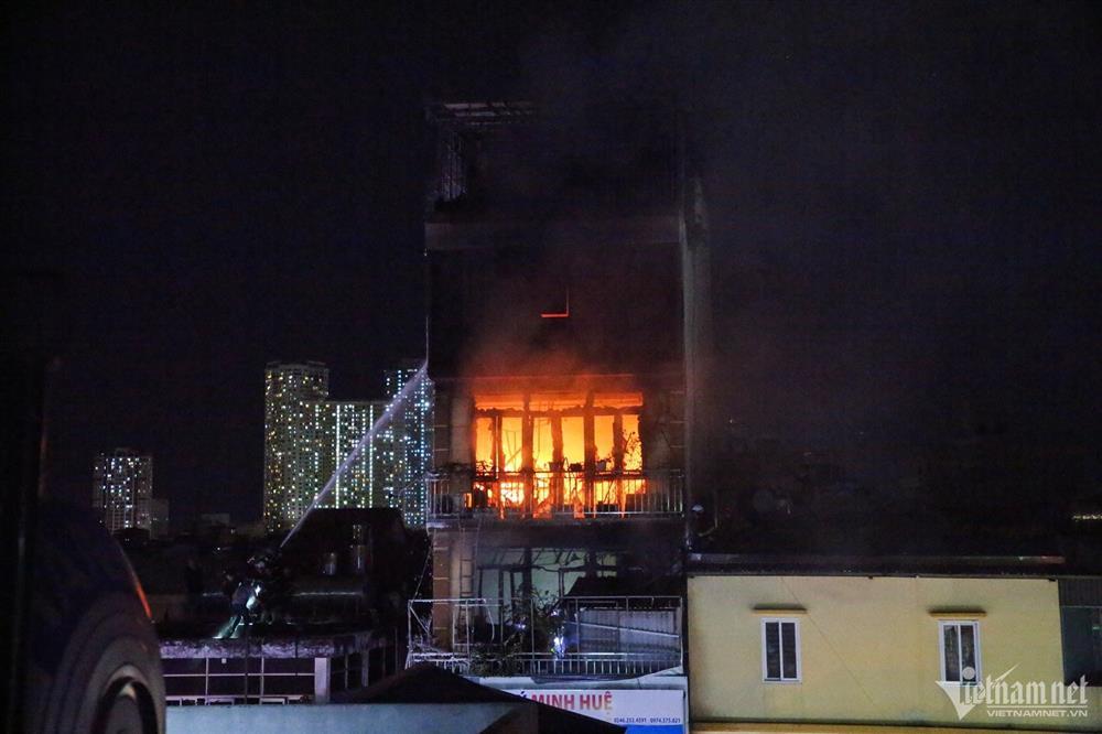 Cháy ở Định Công Hạ: Thảm kịch báo trước khi hàng hóa bịt kín lối thoát nạn-1