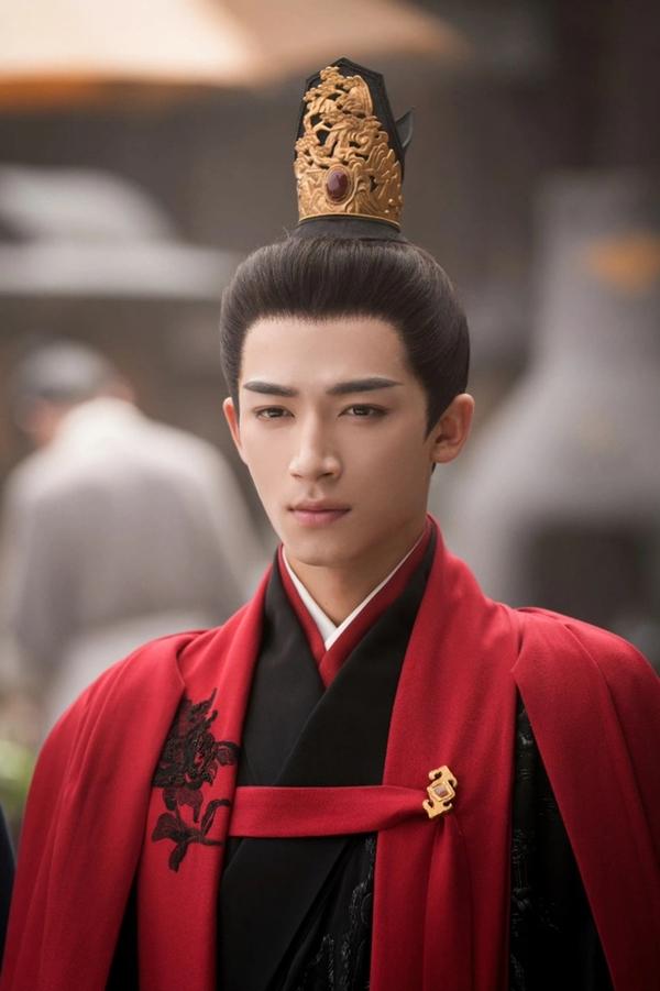 Nam thần gen Z đang hot của làng phim truyền hình bị 2 bạn diễn nữ dở trò lợi dụng-2