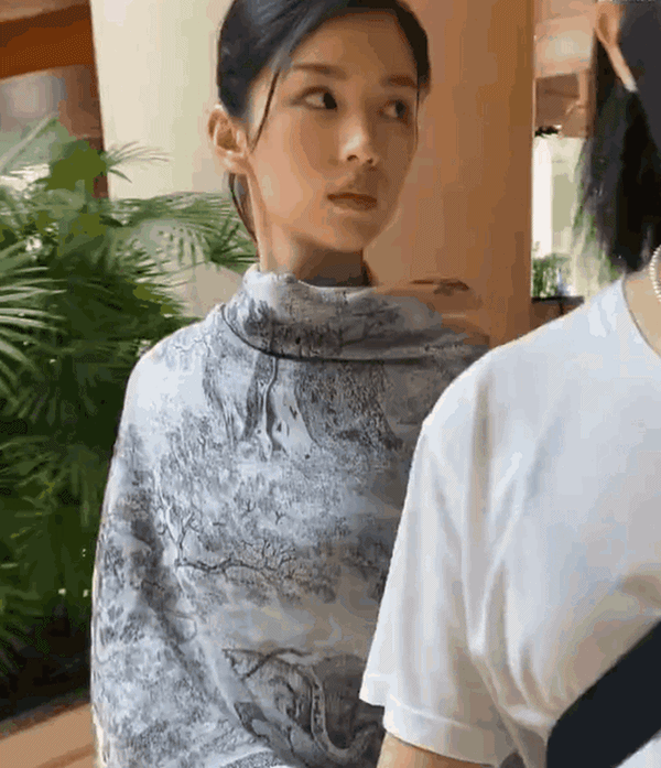 Nam thần gen Z đang hot của làng phim truyền hình bị 2 bạn diễn nữ dở trò lợi dụng-8