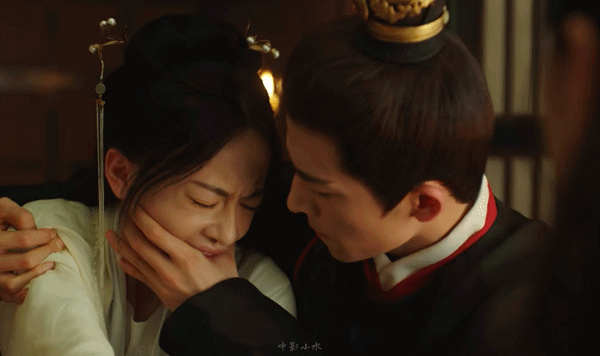 Nam thần gen Z đang hot của làng phim truyền hình bị 2 bạn diễn nữ dở trò lợi dụng-16