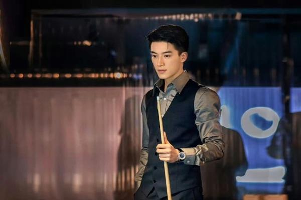 Nam thần gen Z đang hot của làng phim truyền hình bị 2 bạn diễn nữ dở trò lợi dụng-18