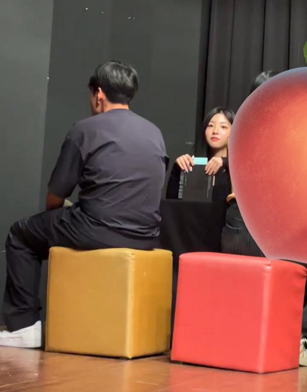 Lạ kỳ nhóm nhạc bị fan tẩy chay do… không chịu ở với nhau!-1